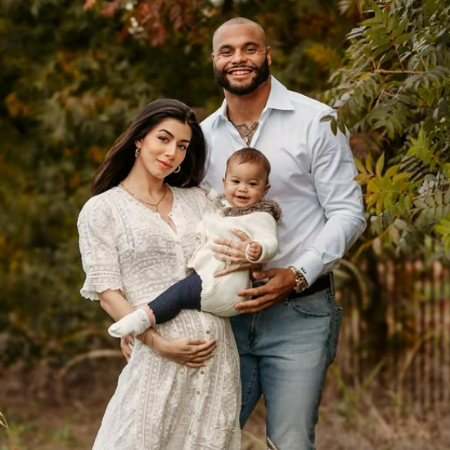 Sarah Jane Ramos doing a photoshoot wiht her husband and her daughter while she is pregnant. 
